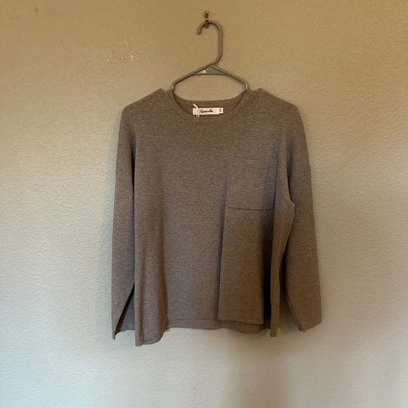 Sweater - Picture 2 of 4